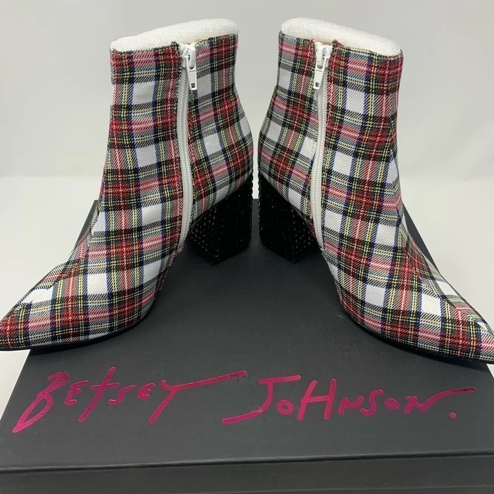 NIB Betsey Johnson Kassie Plaid Rhinestone Heel Booties Size 5.5 Red White